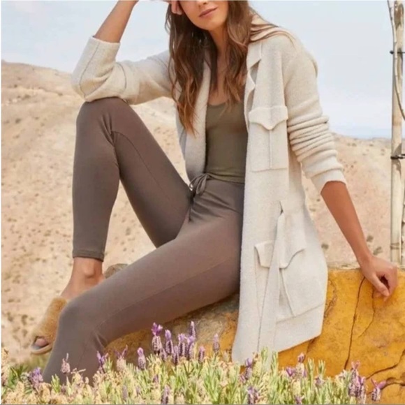 Barefoot Dreams - CozyChic Lite Cargo Jacket in Almond NWT - Picture 2 of 8